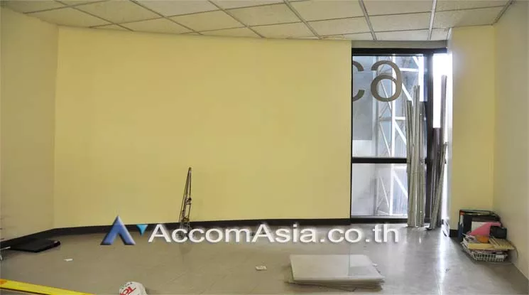 9  Office Space For Rent in Silom ,Bangkok BTS Sala Daeng at Kitpanit Building 13002152